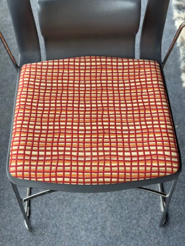 Contemporary Visitor Chair - Image 3
