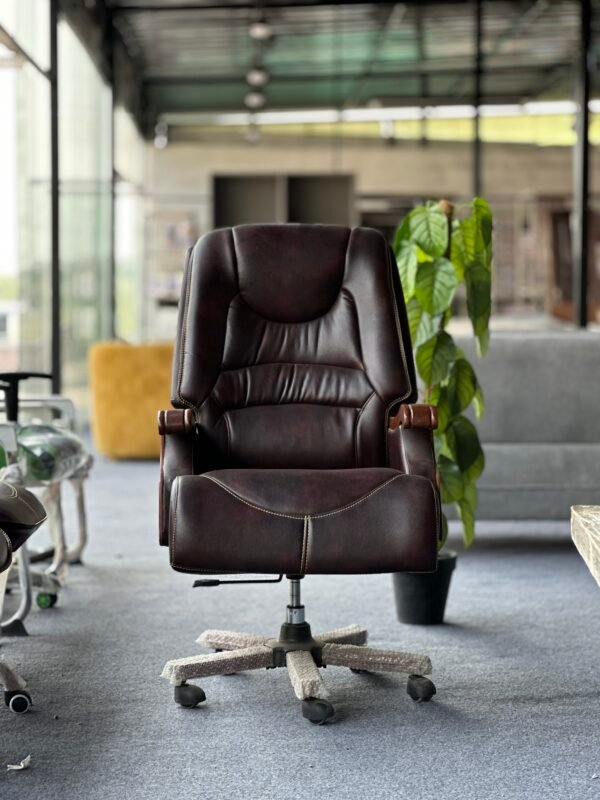 The Regal Executive Chair