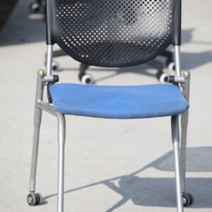 Foldable Office Training Chair with Mesh Back & Wheels