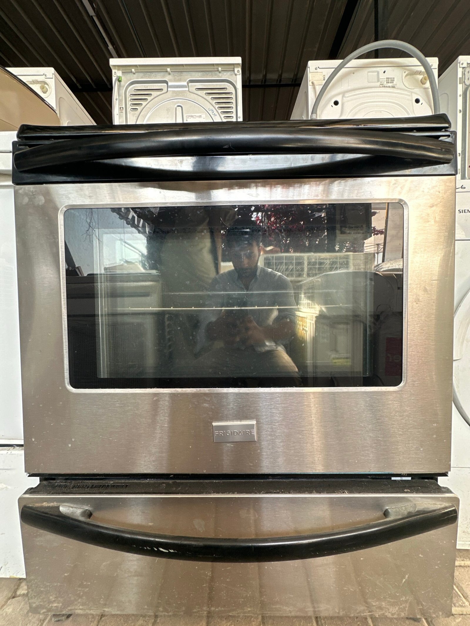 Frigidaire Cooking Range – Efficient & Stylish Kitchen Appliance