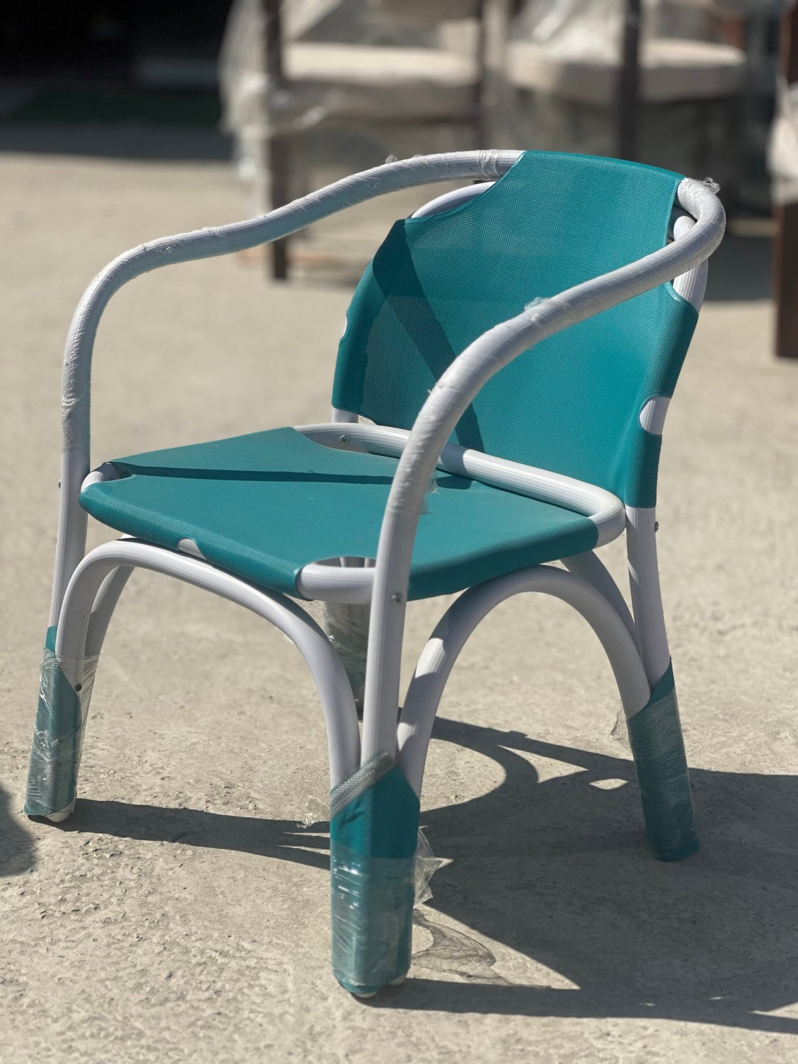 5-Piece outdoor chairs Set | White Round Dining Table - Image 2